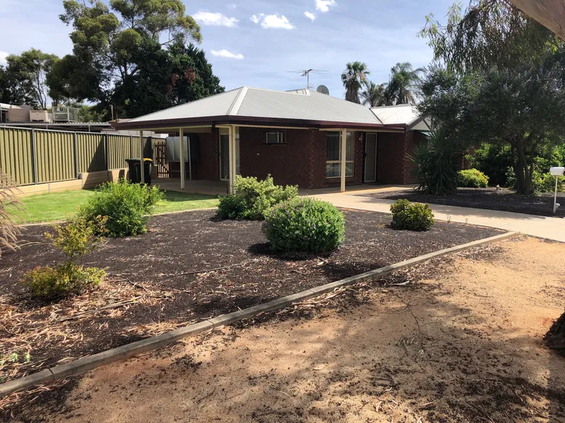 Neat 2 Bedroom House, Central Location