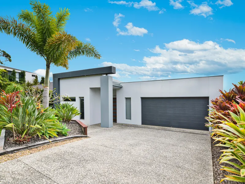 Coomera Retreat - Designer family home with incredible views on Isetta!!