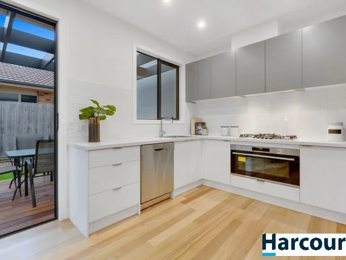 Modern Townhouse in a Lifestyle Location