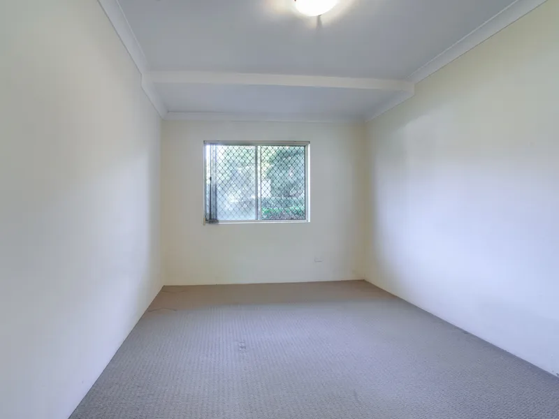 Conveniently Located One Bedroom apartment with Parking