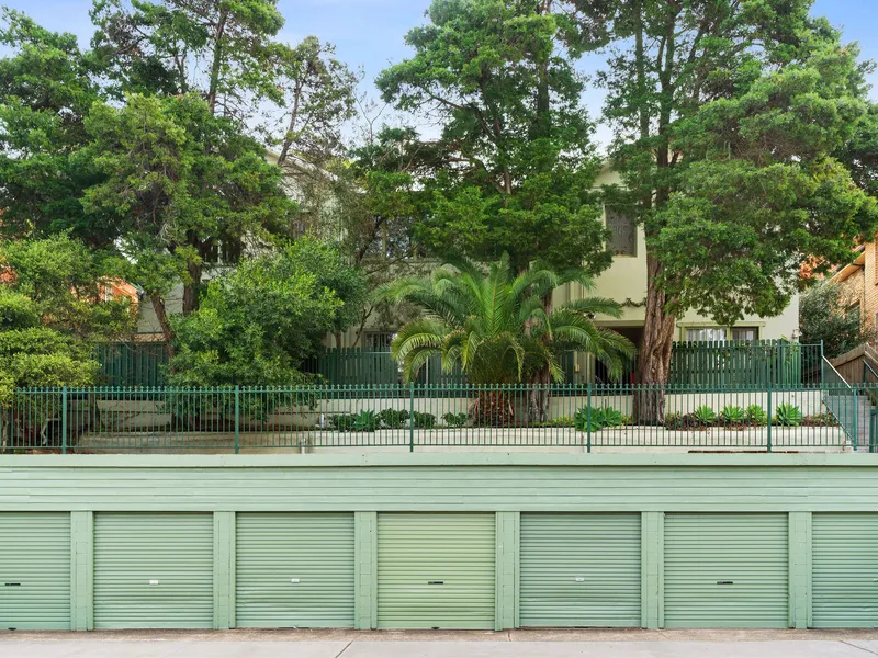 Elegant Oversized Boutique Sanctuary With A Tranquil Leafy Outlook & Lock-Up Garage