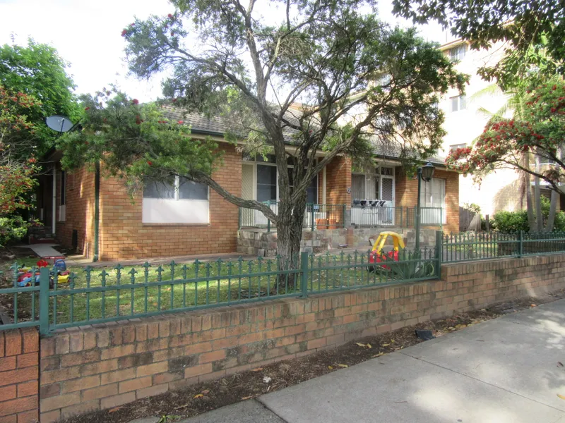Tidy Villa-Style Unit