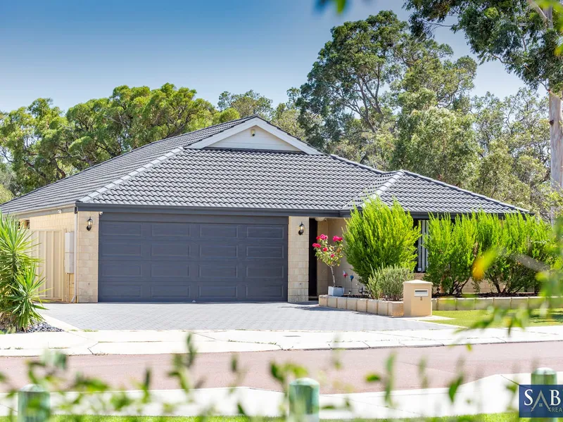 A home for the family ….and the caravan !