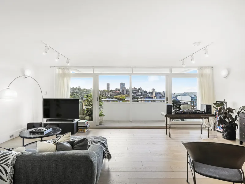 Designer Penthouse Apartment With Northerly Views