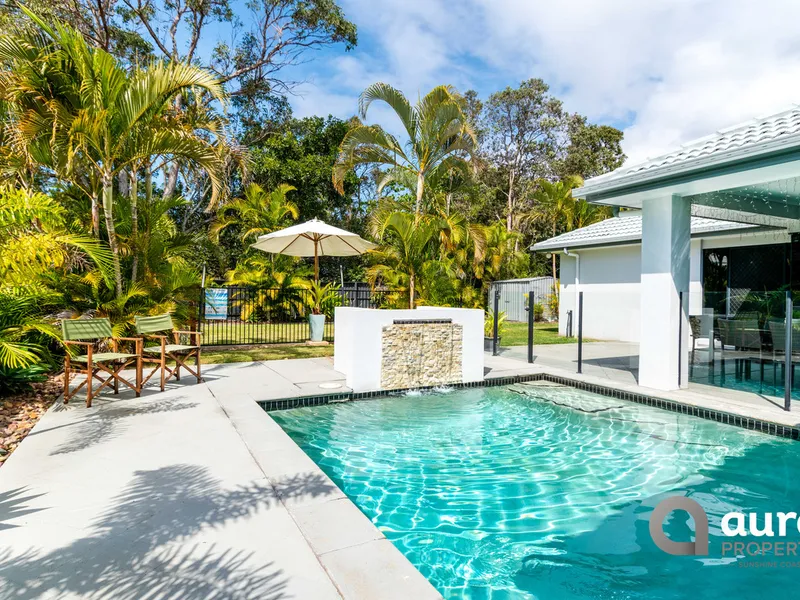 LUXURY LIVING IN PELICAN WATERS