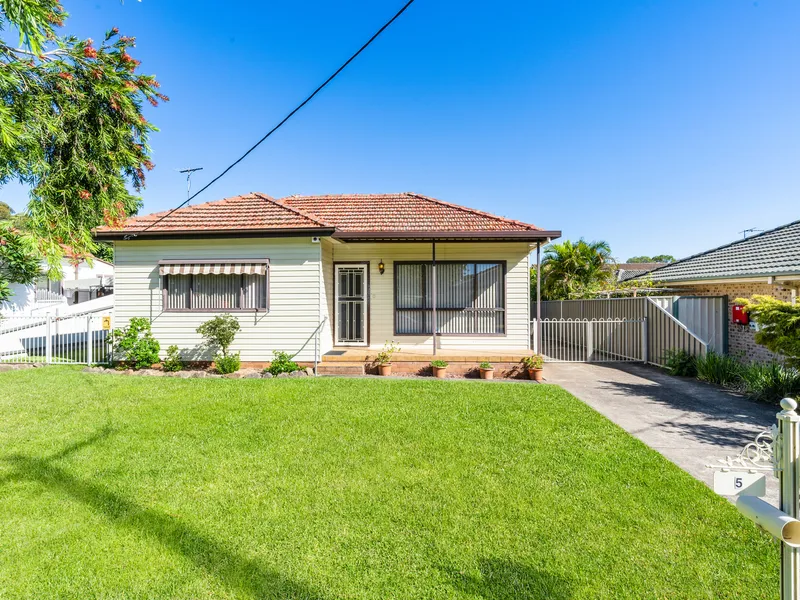 2/3 Bedroom R3 Opportunity!