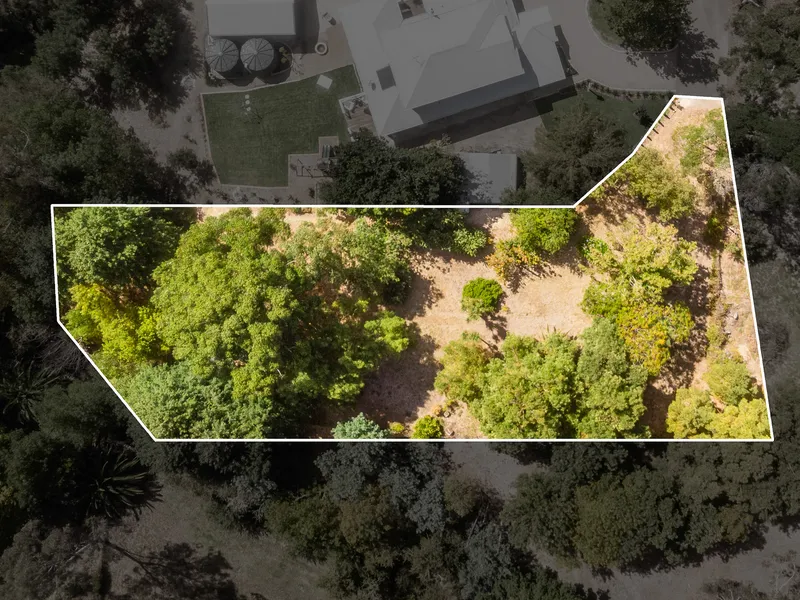 Quiet and Secluded Large 1760m2 Allotment