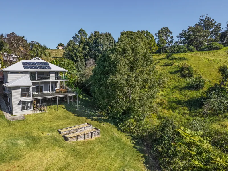 START BID $1.495M - TIMED AUCTION. Stunning Three-Bedroom Home with Sweeping Hinterland Views