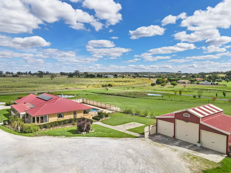 Relaxed country lifestyle with space to breathe