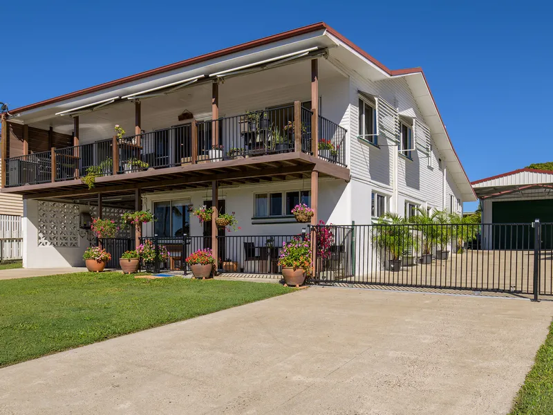 Stunning Property With Marina Views