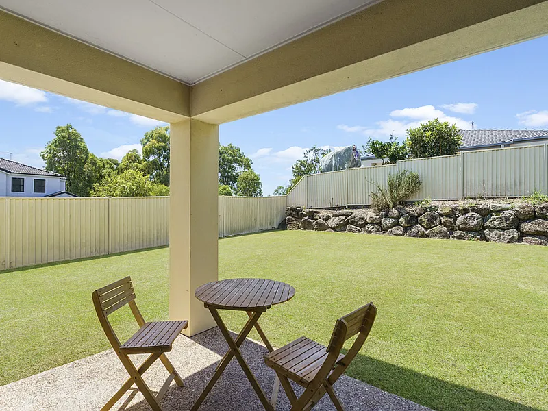 LAND BANK THIS LARGE BLOCK AND ESQUISITE HOME