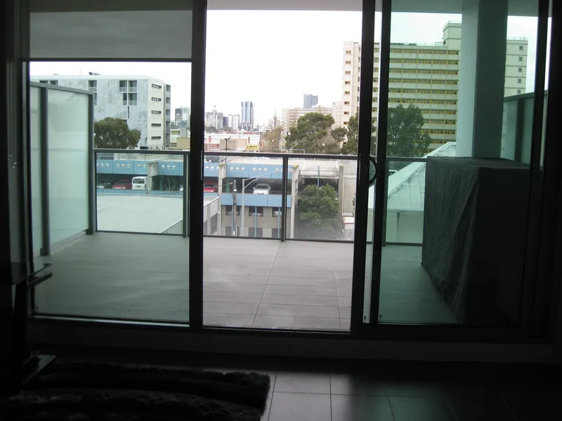 PRAHRAN TRILOGI APARTMENTS FULLY FURNISHED GREAT ONE BEDROOM APARTMENT WITH CAR SPACE AND STORAGE CAGE