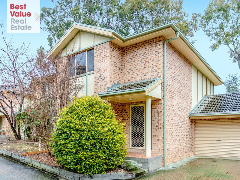 Pristine Townhouse in Perfect Location