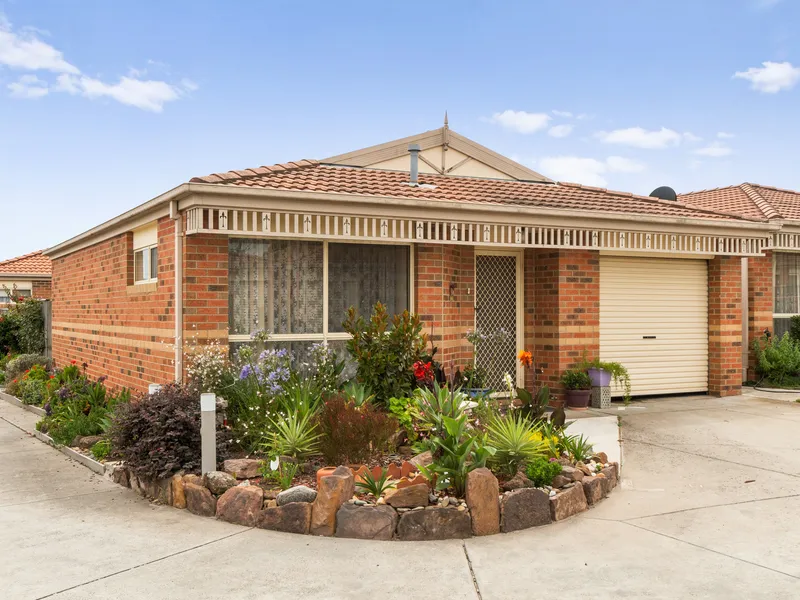 Beautifully presented over 55's home, close to all everything you could possibly need!