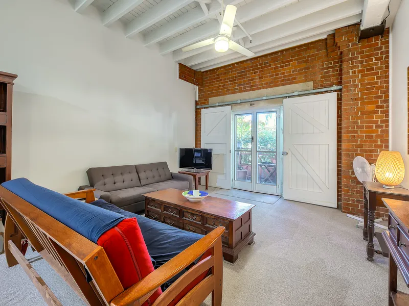 Boutique Woolstore Apartment in Teneriffe  