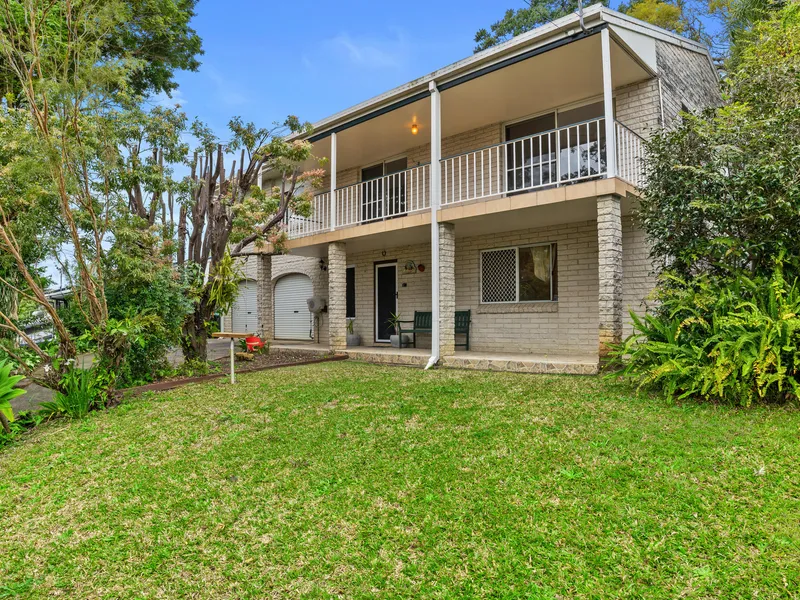 Spacious Family Entertainer with Views