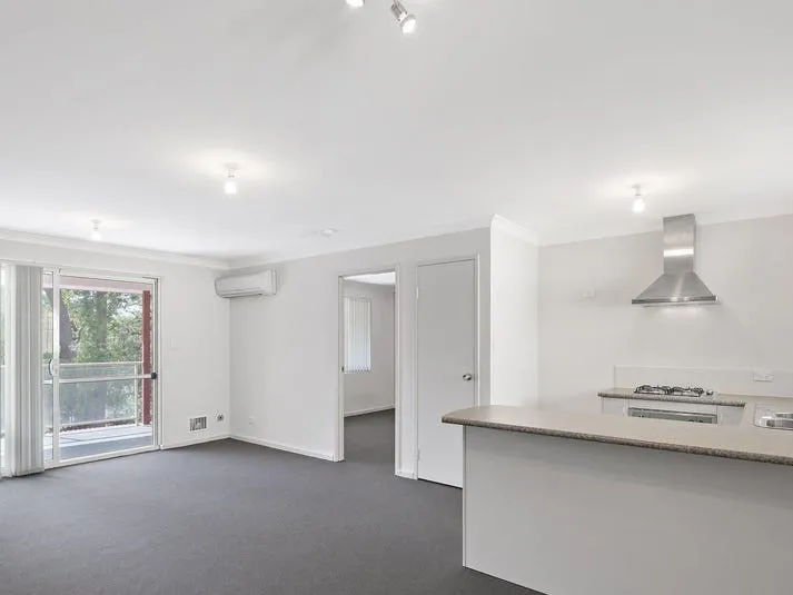 Huge balcony, fully renovated, walk to shops & transport