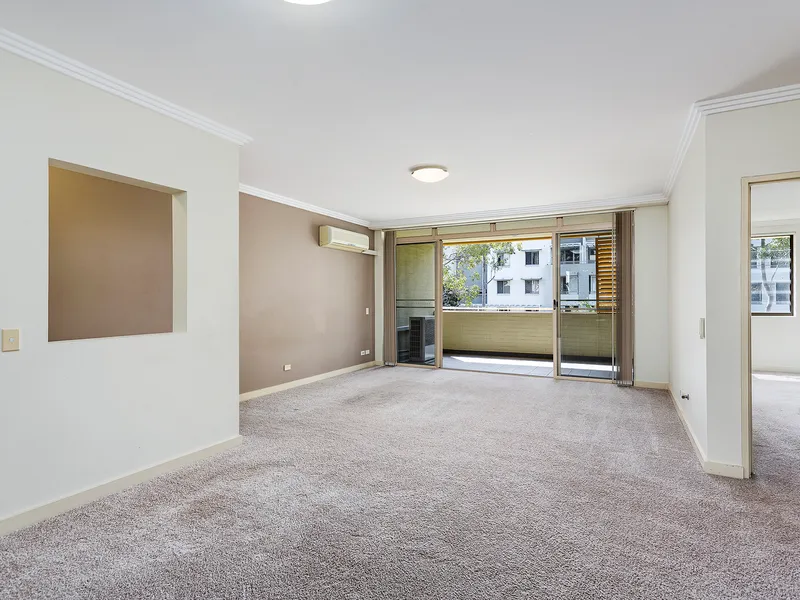 Torino - Unique, oversized two bedroom apartment with dual balconies