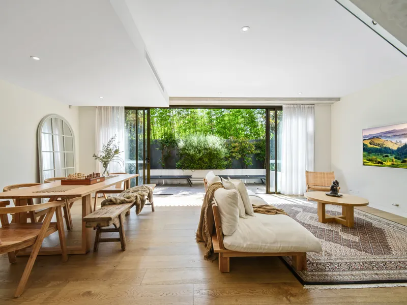 SOLD PRIOR TO AUCTION - State-of-the-art home in prized beachside location