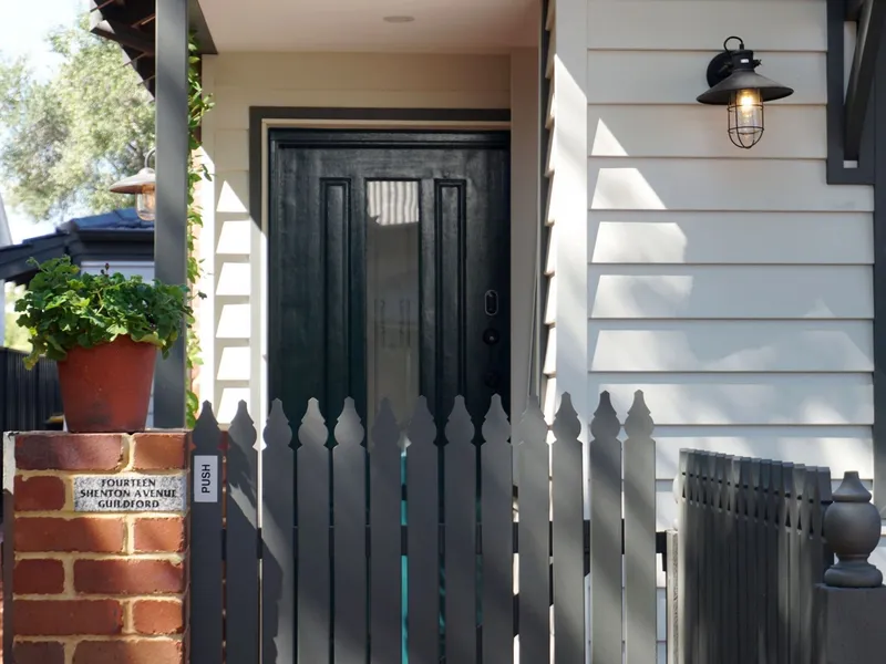 Exquisite Residence in Heart of Guildford