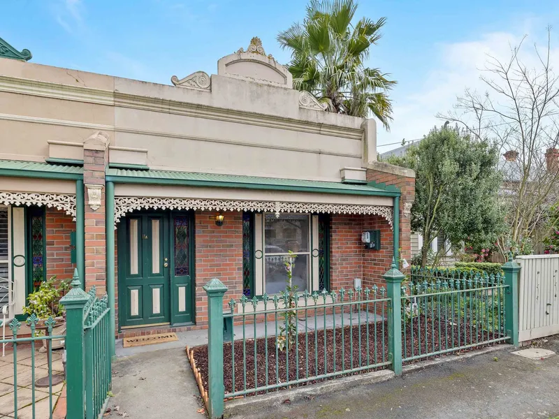 In the heart of the city, close to Lake Wendouree