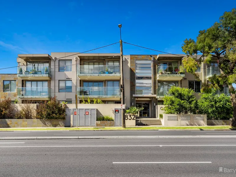 Ground Floor Stylish Modern Living in a Top Location