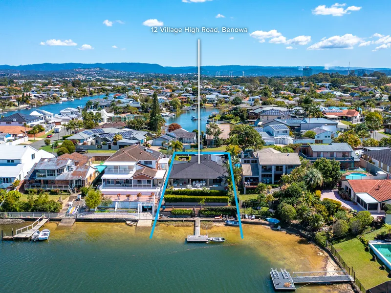 Fully Furnished Single Level - East to Water Entertainer