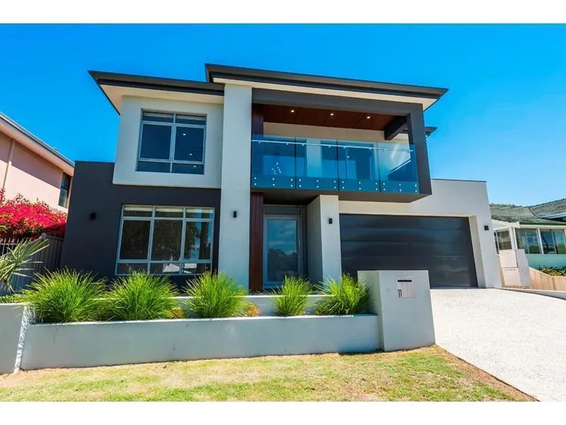 CLASSY MODERN HOME IN SOUGHT AFTER LOCATION