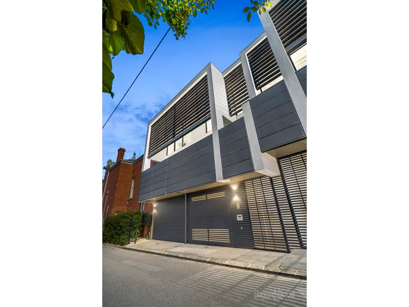 BESPOKE LIVING…. PREMIER POSITION…