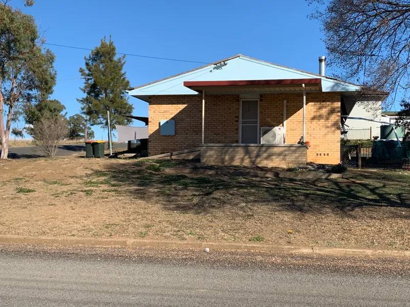 Quaint house, Rural views, Motivated vendor