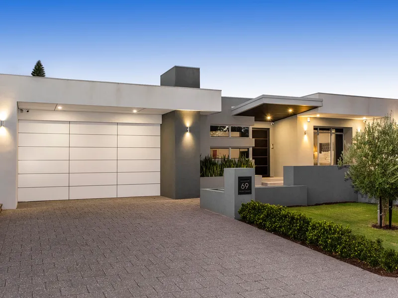 TO VIEW CALL 0400988358, EXCEPTIONAL QUALITY, LUXURY & SPACE COMPLEMENTED BY GOLDEN TRIANGLE ADDRESS!  
