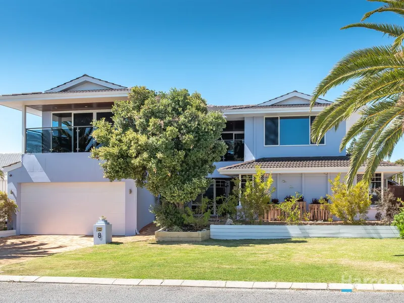 Beachside 5 bed 3 bath plus study.