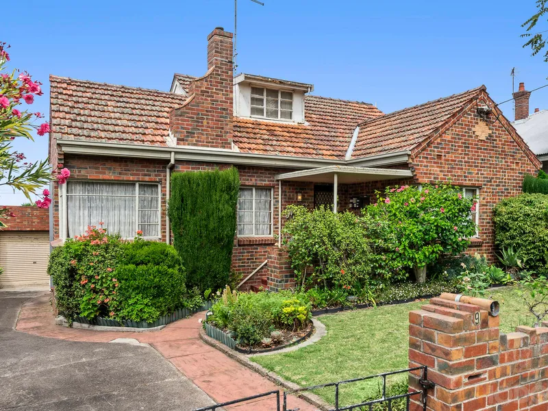 ONE OF NEWTOWN’S FINEST STREETS AWAITS