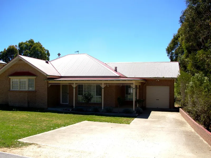 MODERN FAMILY HOME IN A GREAT LOCATION