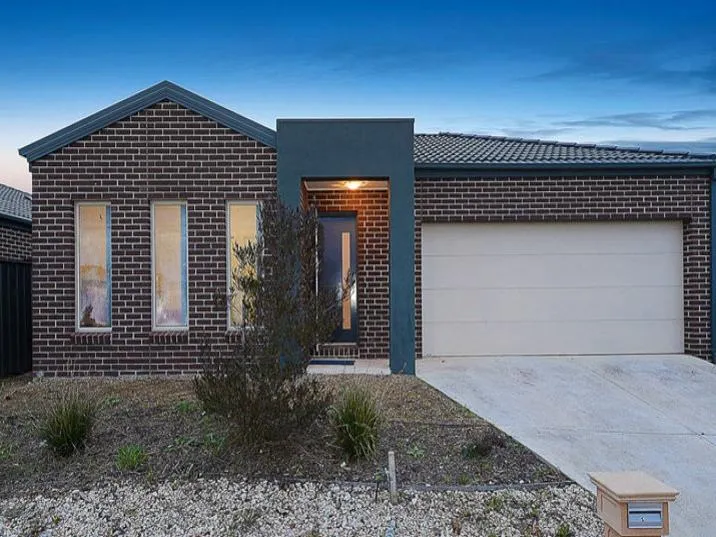 Low maintenance living in a fantastic location.