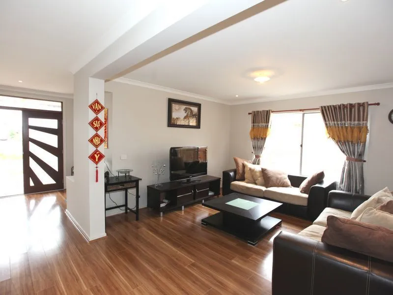 TOWNHOUSE IN THE HEART OF TRUGANINA