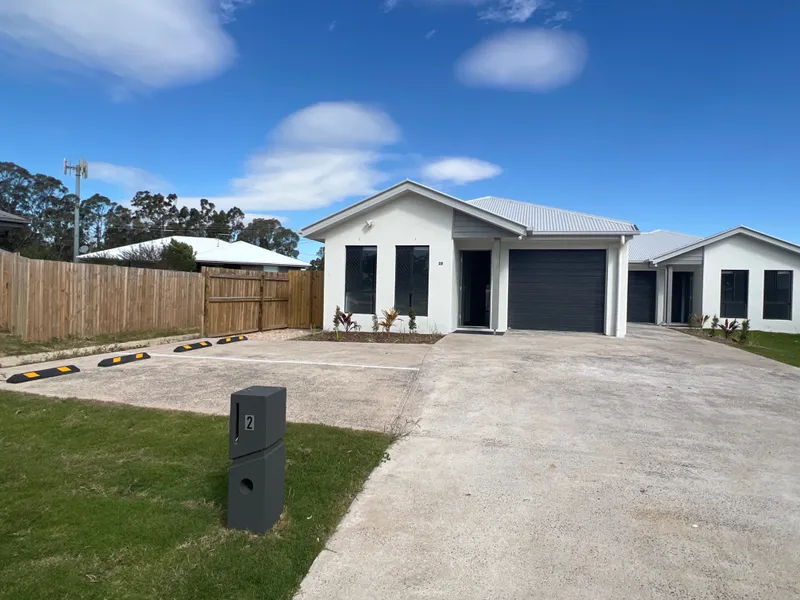 Delightful 3 Bedroom, 2 bathroom duplex.