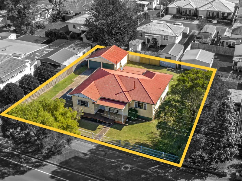 Conveniently Located Home On 832m2 Block With Double Shed