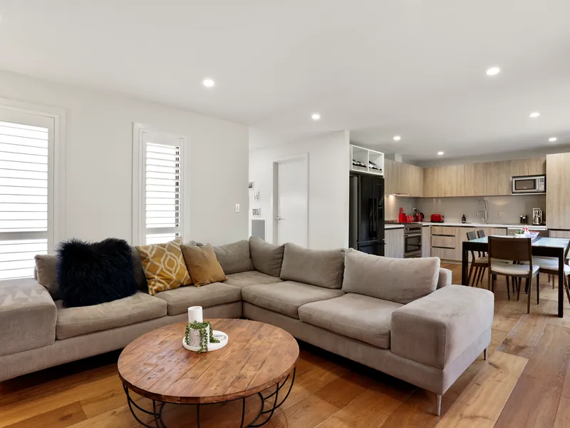 Immaculate 3 Bedroom, 3 Bathroom Delight!