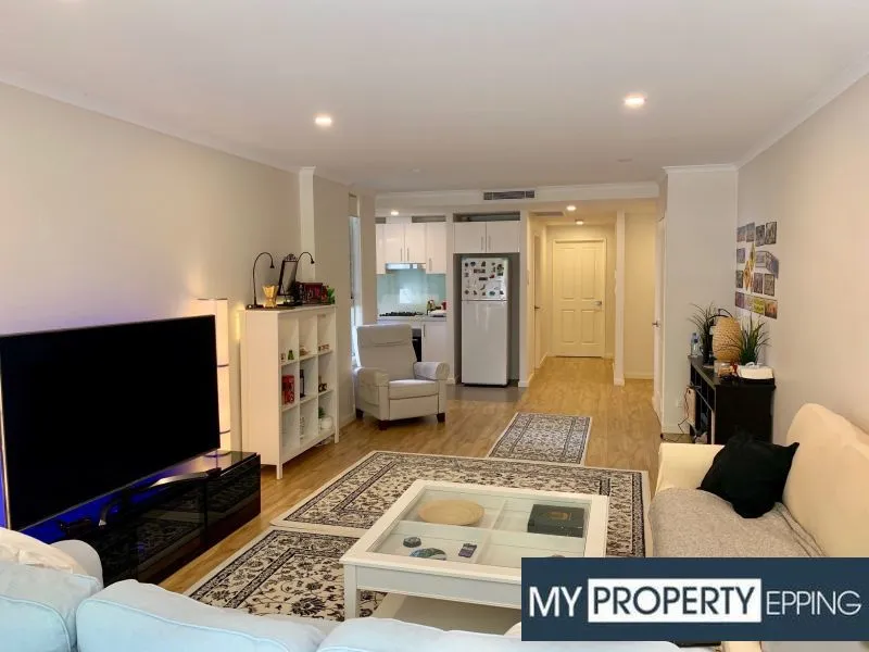 NEAR NEW & WALK TO EVERYTHING LOCATION - $560 PER WEEK