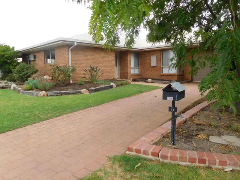 5 Gordon Drive, Kialla 