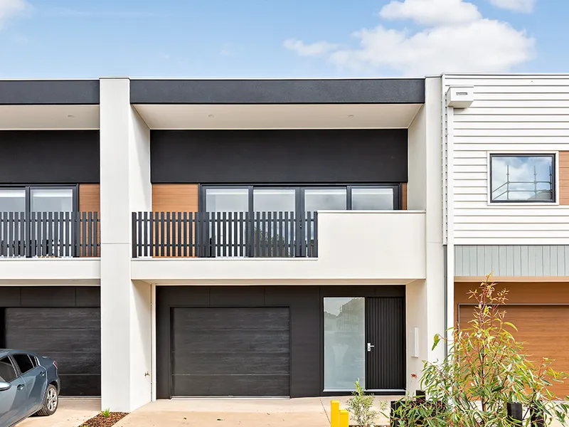 BRAND NEW STUNNING TOWNHOUSE IN A BRAND NEW COMMUNITY - INTRODUCING SANDFORD