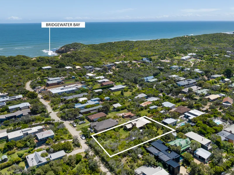 Captivating cedar cottage at Bridgewater Bay