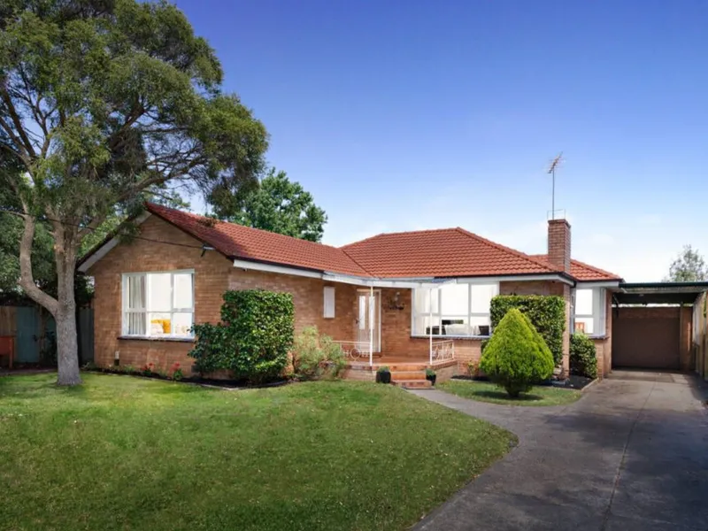 Family home in a court location