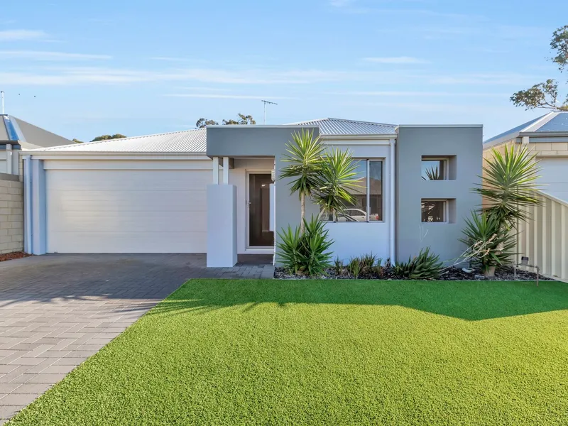 Attention Grabber in a great location!