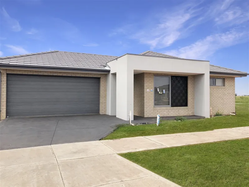 A Home Large Enough To Safari Through!