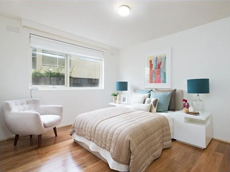 Clean and quiet ground floor apartment