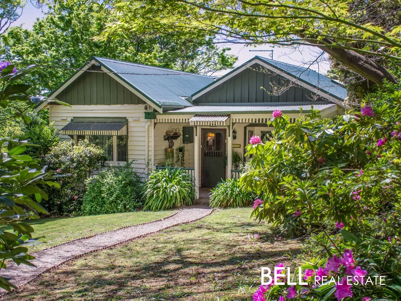 “Craiglea” – Enchanting, Unique Weatherboard Home with Stunning Gardens on a Sunny Acre with Bonus Studio