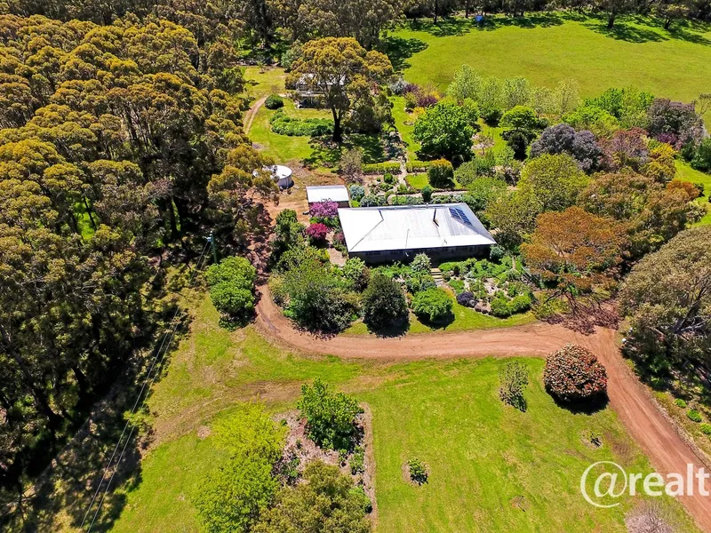 PICTURESQUE LIFESTYLE PROPERTY THAT HAS IT ALL