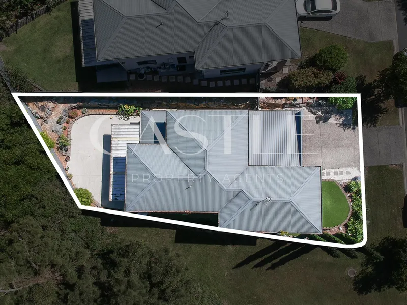 Large 5 Bedroom Home - Available now